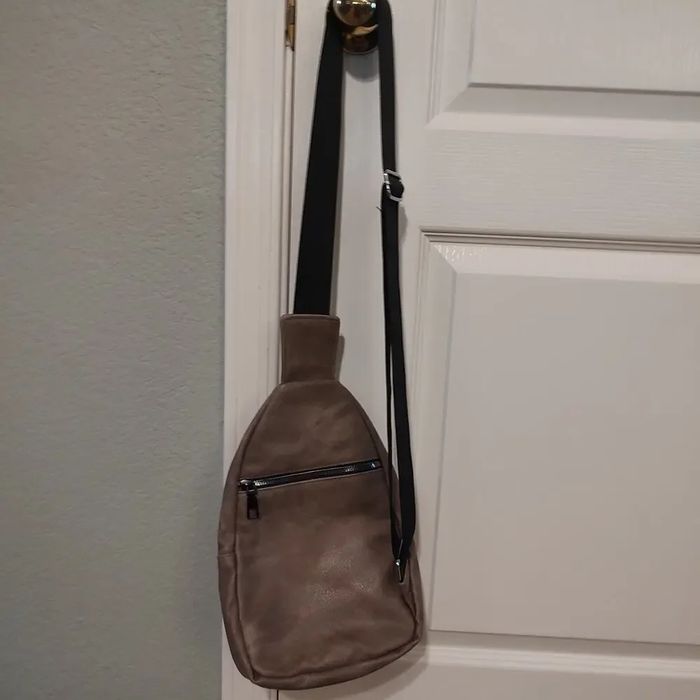 Brown Sling Bag with Zipper Pockets - Stylish and Functional
